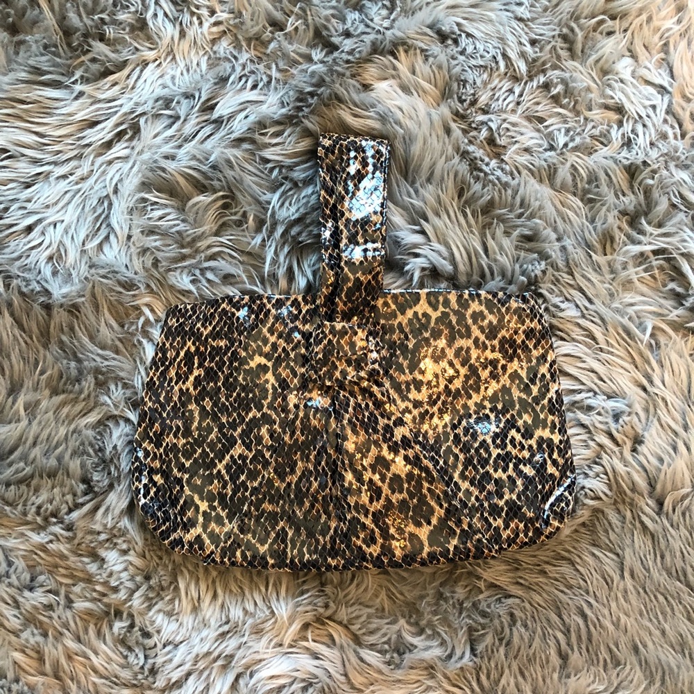RARE Sheila Elaine Intermix patent leopard clutch